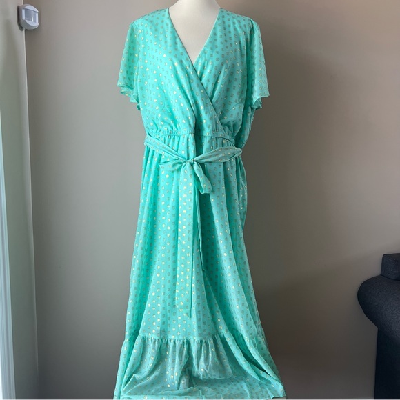 Lane Bryant Flutter Sleeve Surplice Neck Foil Dot Maxi Dress Size 20 - Picture 2 of 12